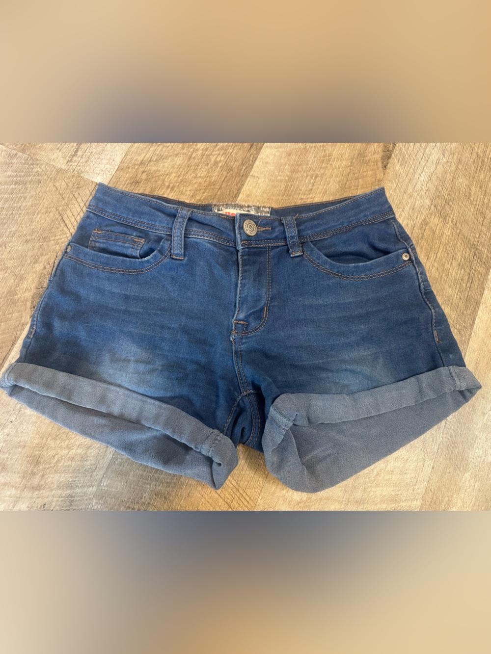 Hot Kiss  Rolled-Hem Denim Shorts